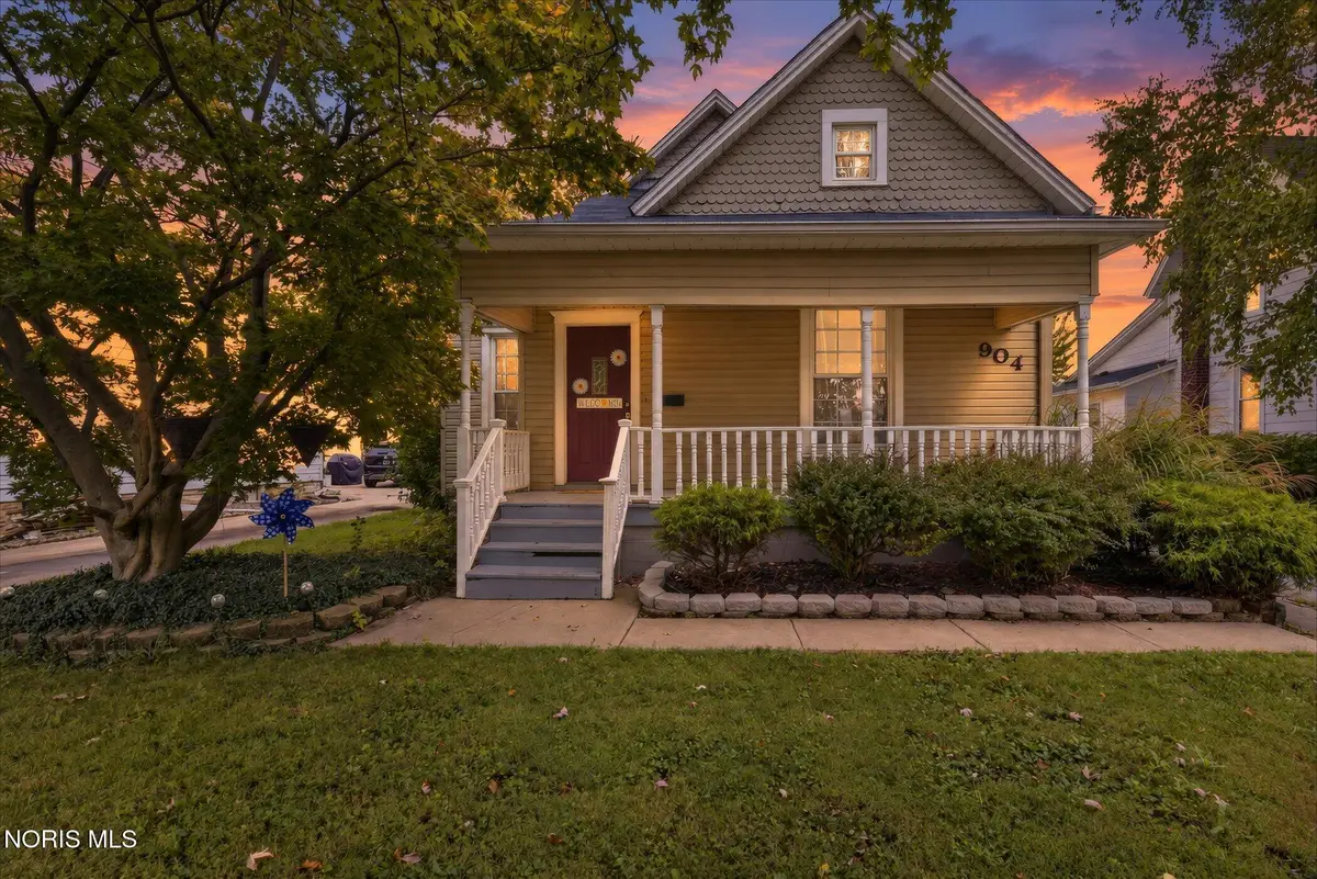 904 W Sandusky Street, Findlay, OH 45840 - #1