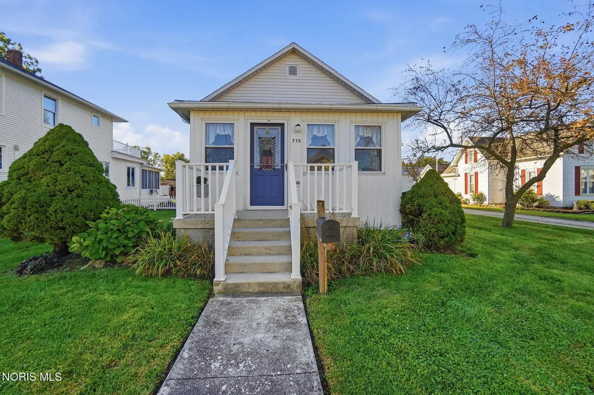 715 E Madison Street, Gibsonburg, OH 43431 - #1