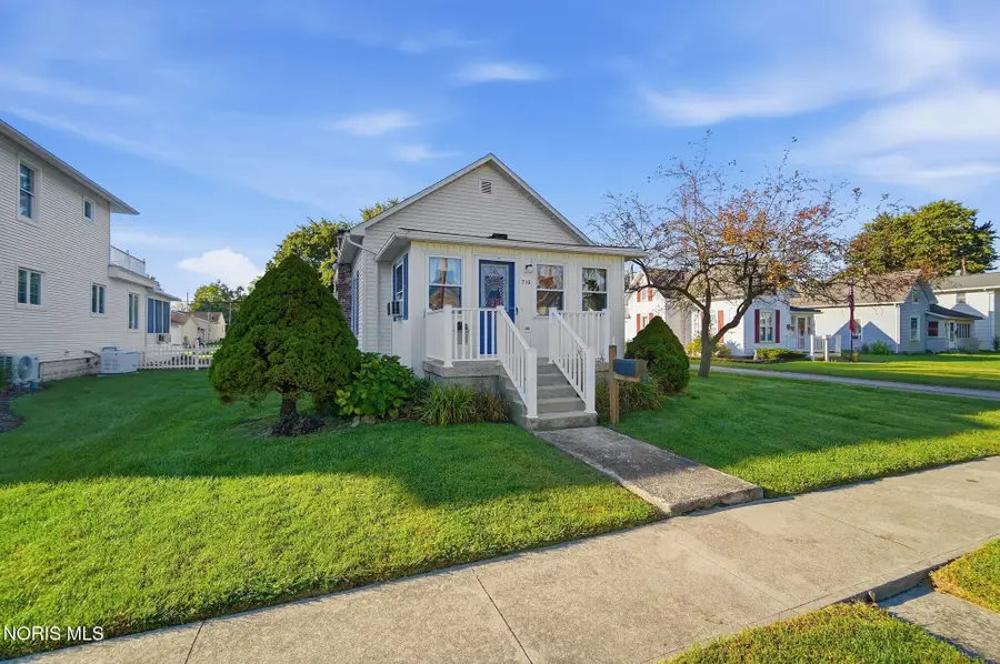 715 E Madison Street, Gibsonburg, OH 43431 - #2