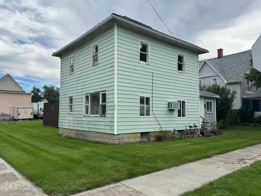 302 E Lawrence Street, Montpelier, OH 43543 - #3