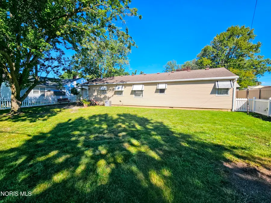 227 Elizabeth Avenue, Findlay, OH 45840 - #2