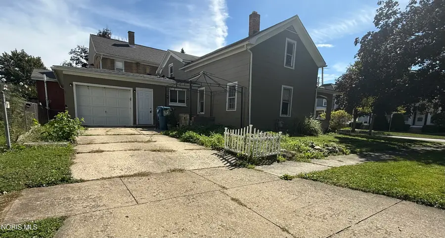 1128 Garrison Street, Fremont, OH 43420 - #3