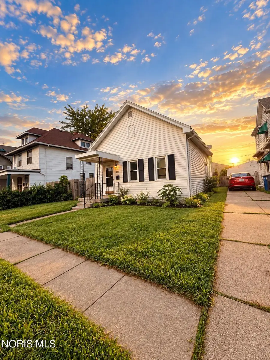 611 Oswald Street, Toledo, OH 43605 - #2