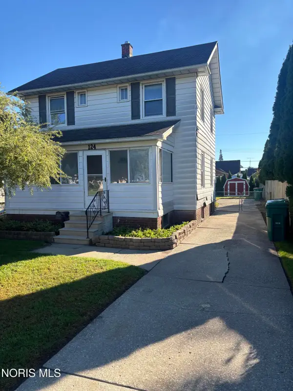 124 Helen Drive, Rossford, OH 43460