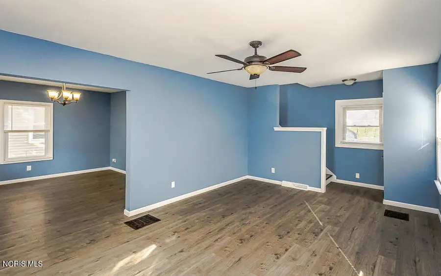 124 Helen Drive, Rossford, OH 43460 - #2