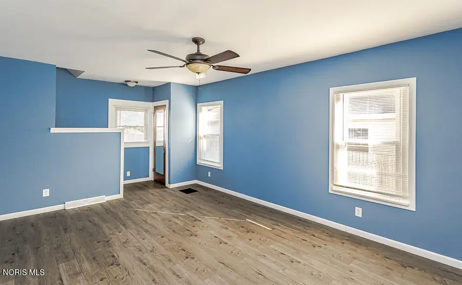 124 Helen Drive, Rossford, OH 43460 - #3