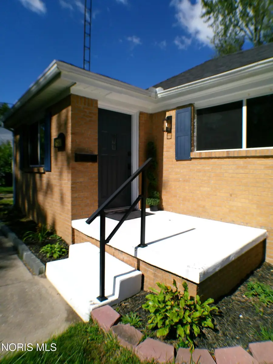 2560 Koehler Avenue, Toledo, OH 43613 - #3