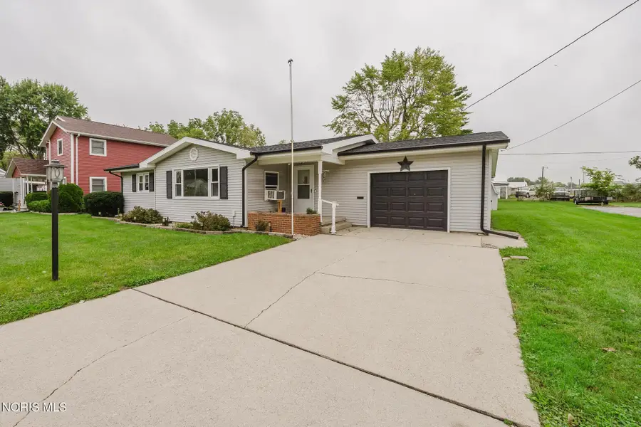 807 Selby Street, Findlay, OH 45840 - #2
