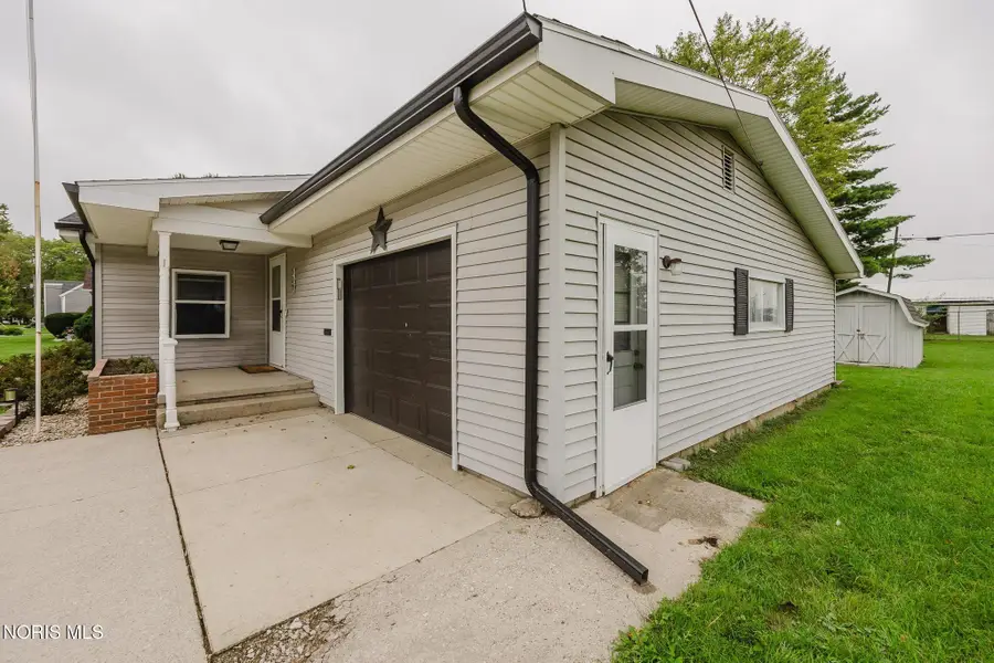 807 Selby Street, Findlay, OH 45840 - #3