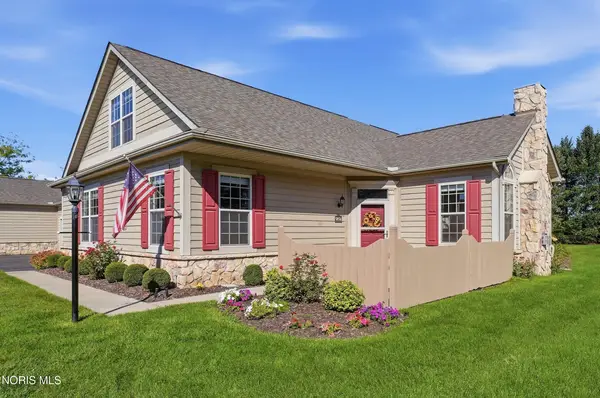 9856 Connor Lake Circle, Perrysburg, OH 43551