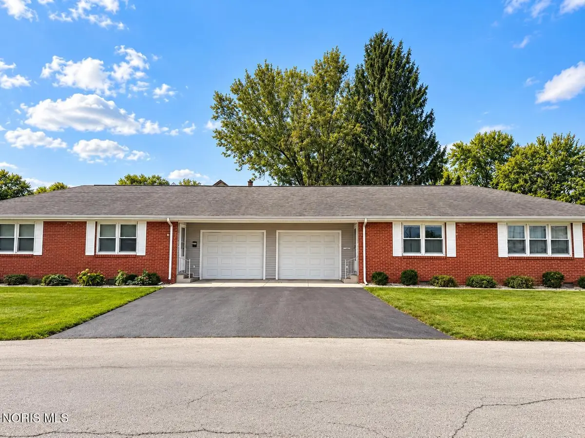 200 Shinkle Street, Findlay, OH 45840 - #1