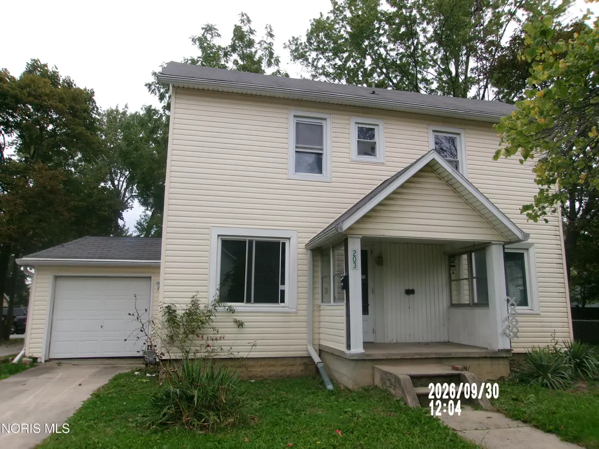 203 E Oak Street, Wauseon, OH 43567 - #1