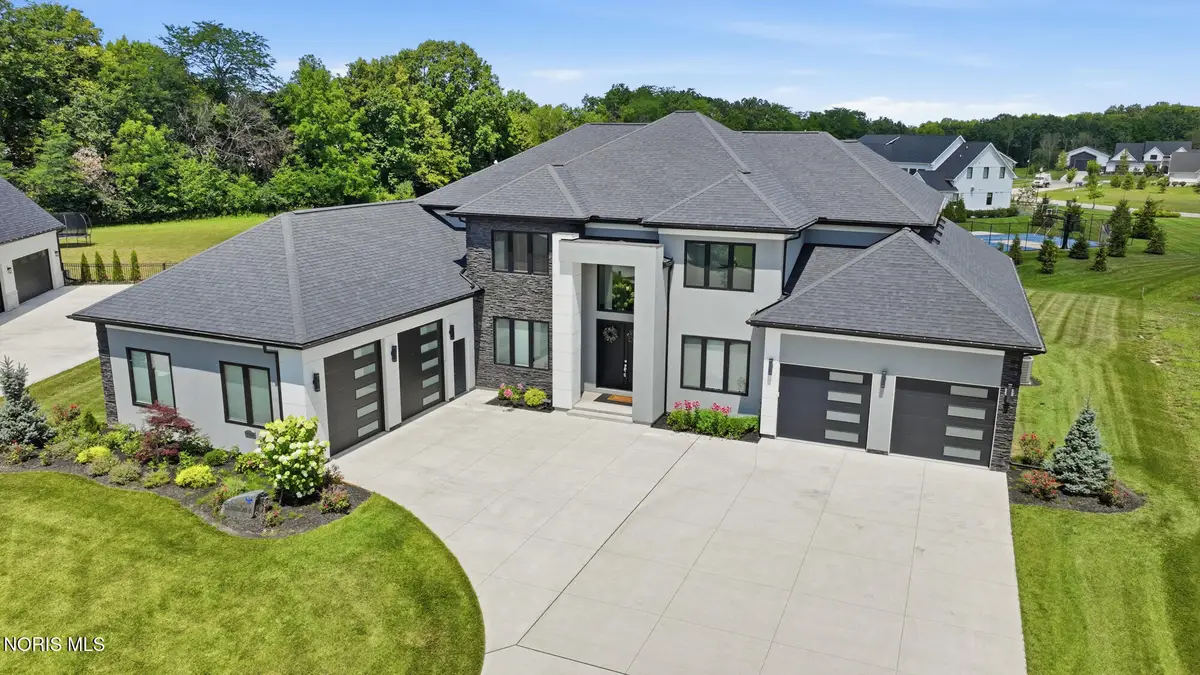 1125 Hunting Creek Drive, Perrysburg, OH 43551 - #1