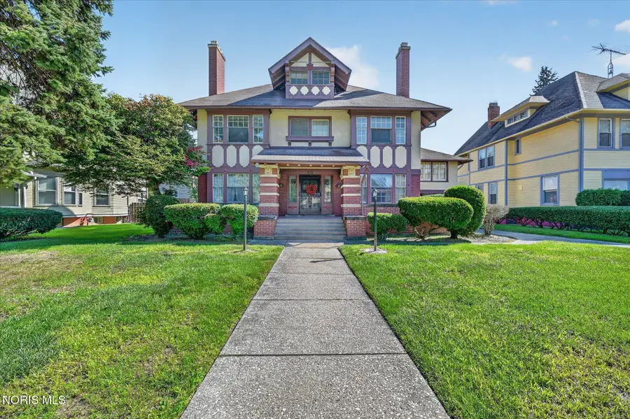 2146 Parkwood Avenue, Toledo, OH 43620 - #2