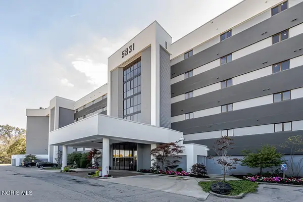 5831 Monroe Street #206, Sylvania, OH 43560