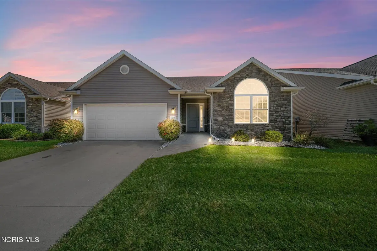 718 Meadowland Trail, Toledo, OH 43615 - #1