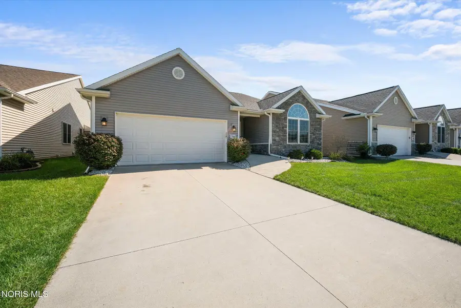 718 Meadowland Trail, Toledo, OH 43615 - #2