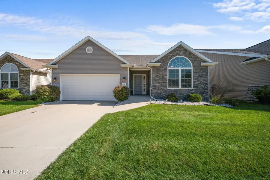 718 Meadowland Trail, Toledo, OH 43615 - #3