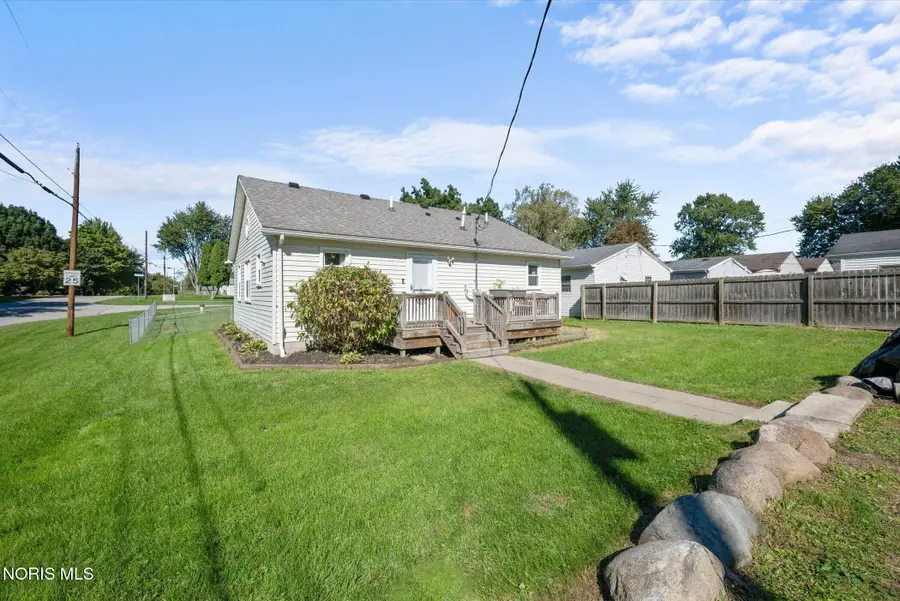 2704 Portland Street, Oregon, OH 43616 - #2