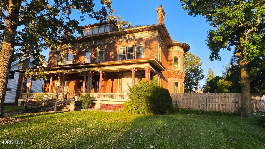 2256 Collingwood Boulevard, Toledo, OH 43620 - #2