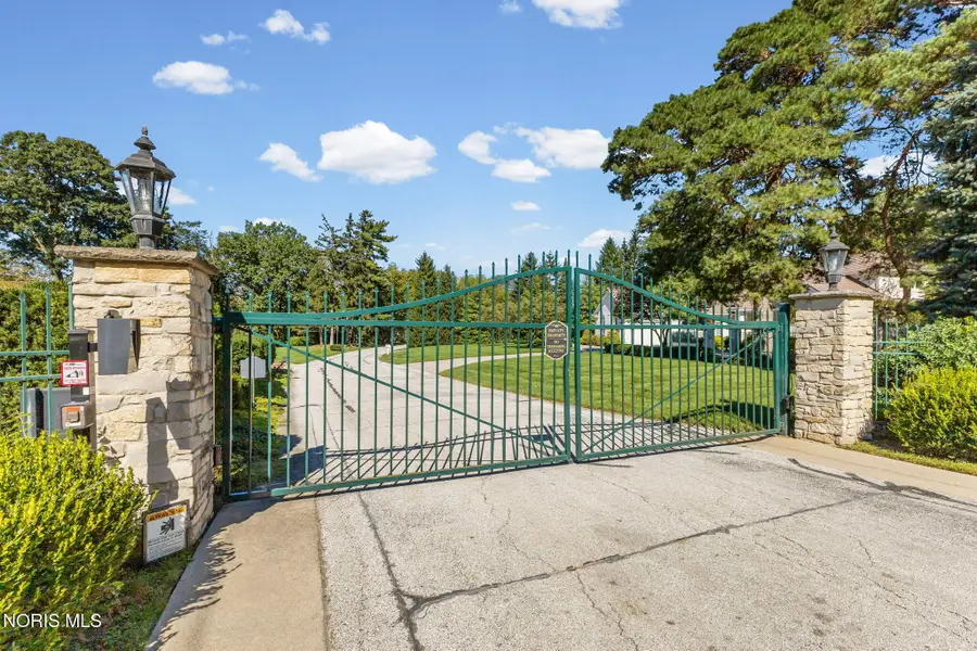 30185 Hickory Hill Drive, Perrysburg, OH 43551 - #3