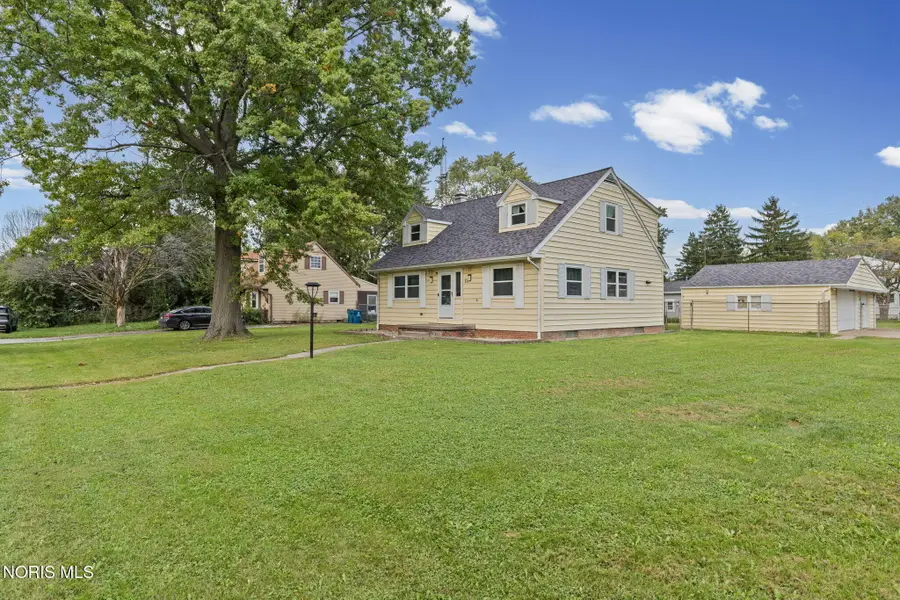 108 N Edward Street, Oregon, OH 43616 - #2