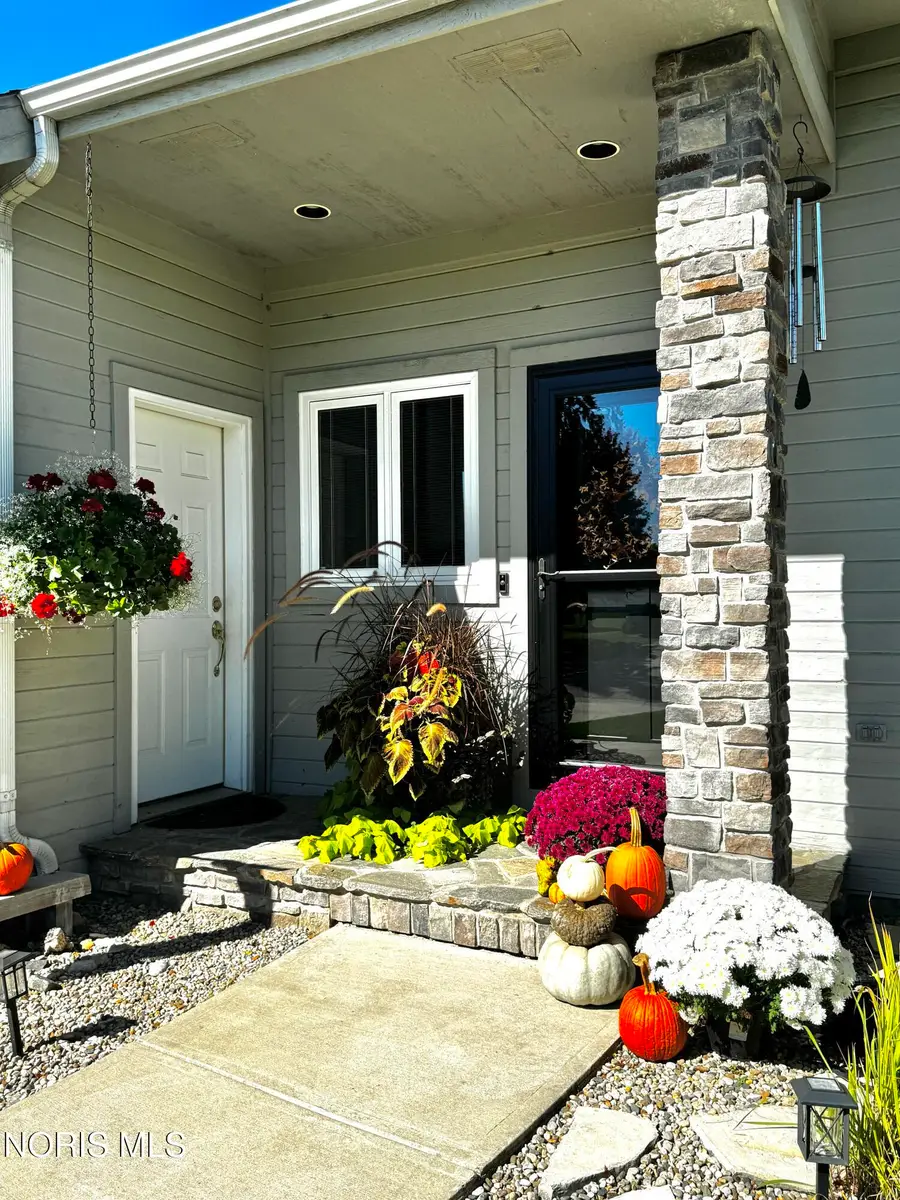 910 Cardinal Drive, Bryan, OH 43506 - #3