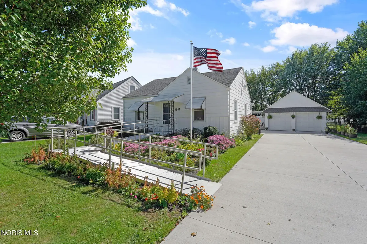 1907 Glenross Place, Northwood, OH 43619 - #1