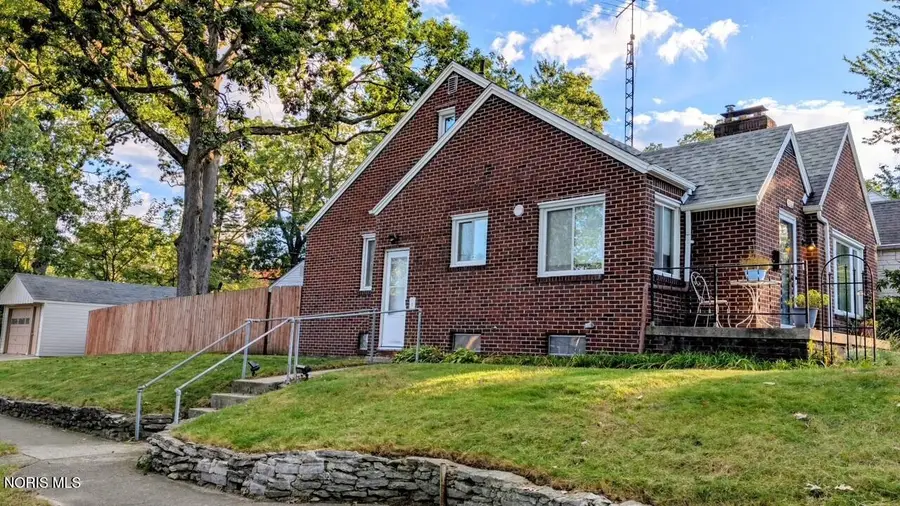 2712 Grantwood Drive, Toledo, OH 43613 - #2
