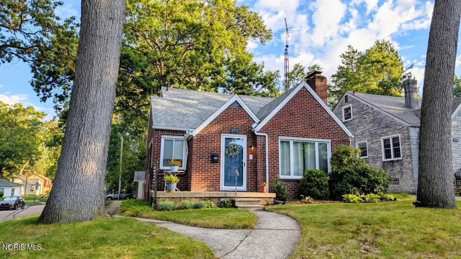 2712 Grantwood Drive, Toledo, OH 43613 - #3