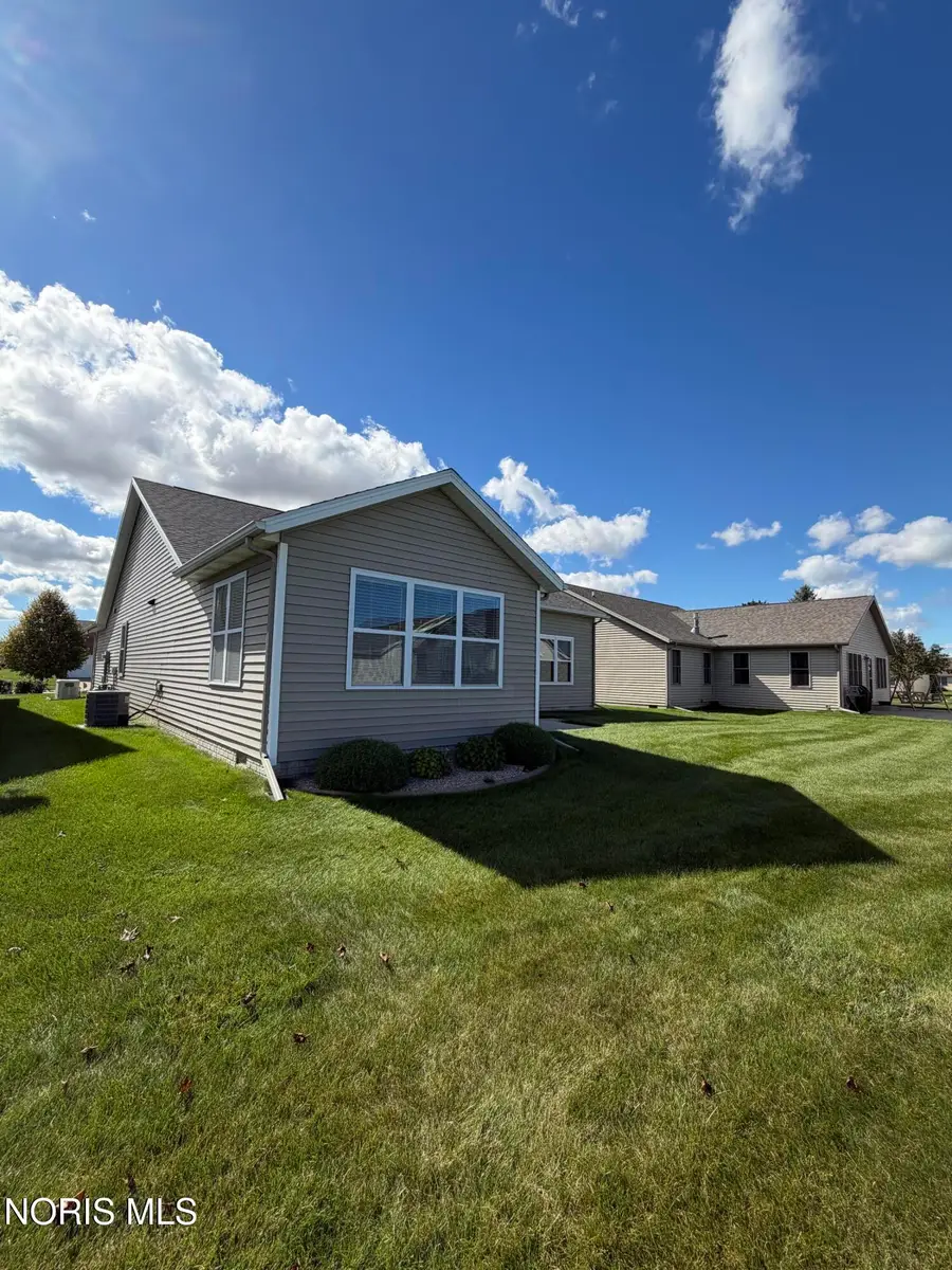 10816 S Lakes Drive, Perrysburg, OH 43551 - #3