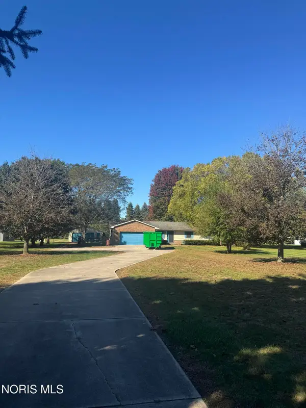 3845 Birdsong Lane, Swanton, OH 43558