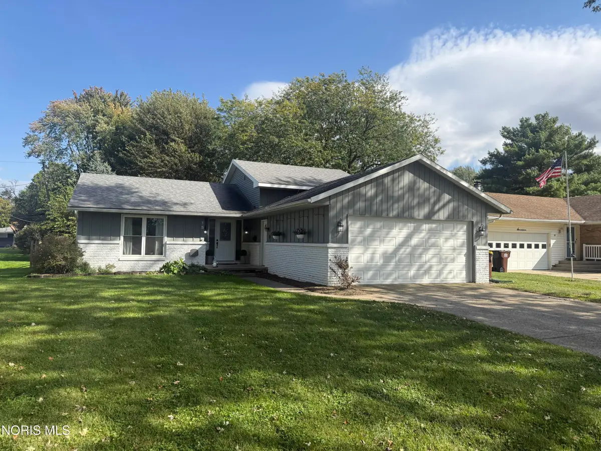15 Karis Street, Waterville, OH 43566 - #1