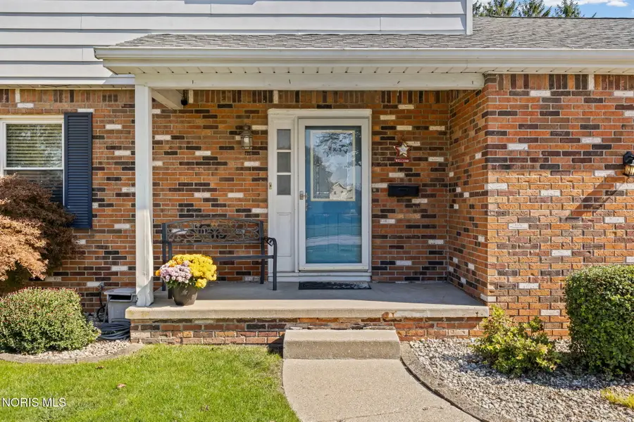 1517 Forester Drive, Oregon, OH 43616 - #2