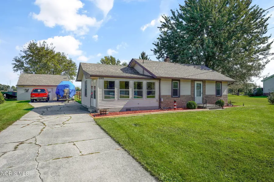240 N Coy Road, Oregon, OH 43616 - #2