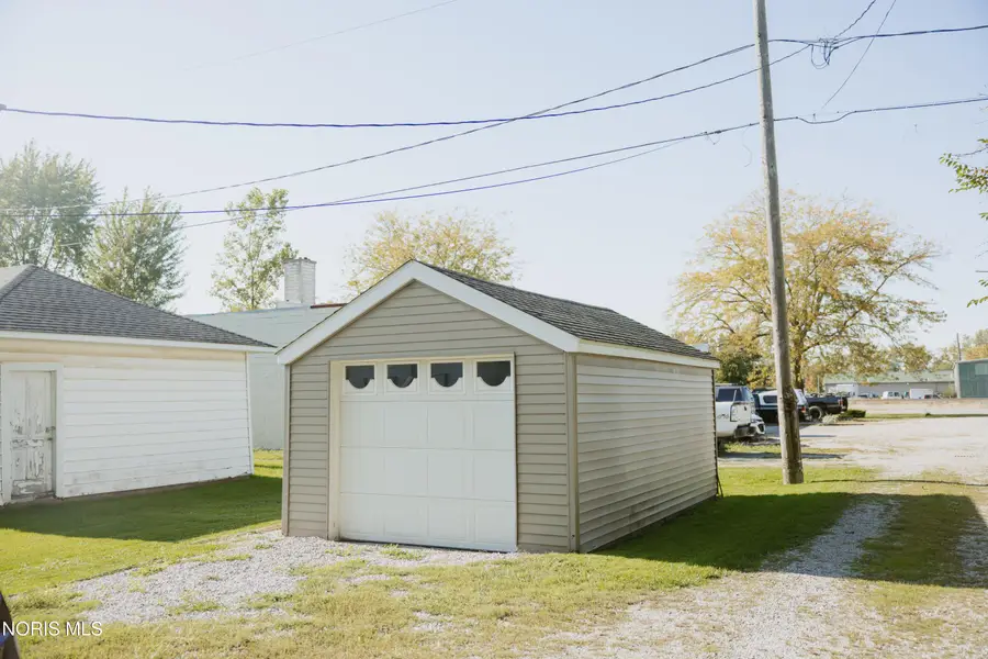 1214 S Jackson Street, Defiance, OH 43512 - #3