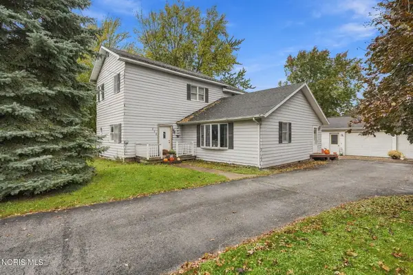 216 W Cooper Street, McComb, OH 45858