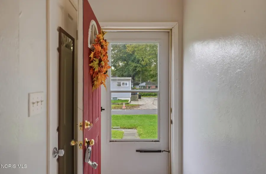 3204 Cherokee Road, Toledo, OH 43613 - #2