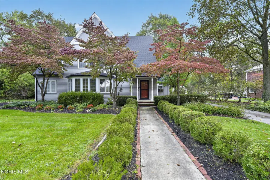 3426 Brookside Road, Ottawa Hills, OH 43606 - #2
