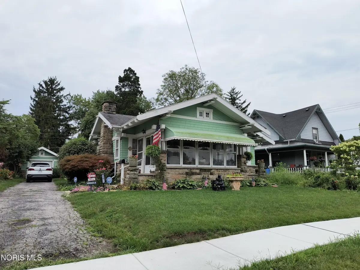 23811 W River Road, Grand Rapids, OH 43522 - #1
