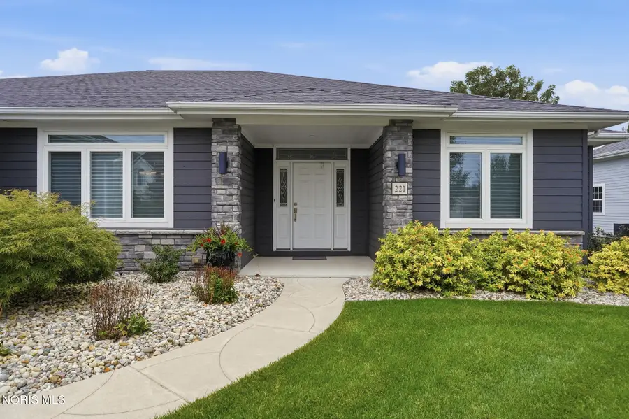 221 Princeton Avenue, Bowling Green, OH 43402 - #3