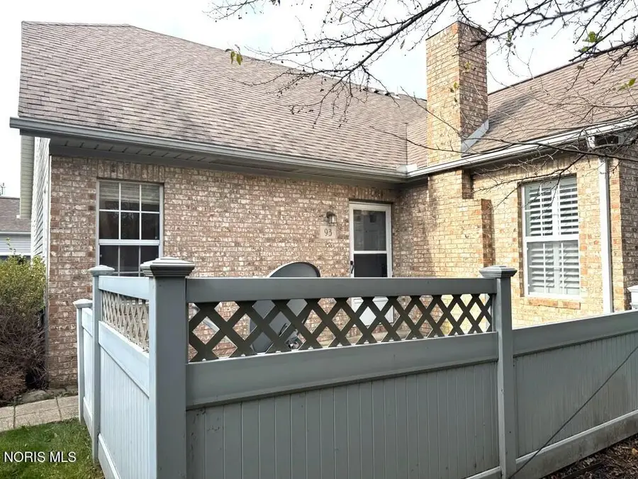 93 Stonegate Circle, Bowling Green, OH 43402 - #2