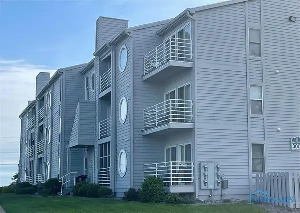 304 Clinton Reef Drive, Port Clinton, OH 43452