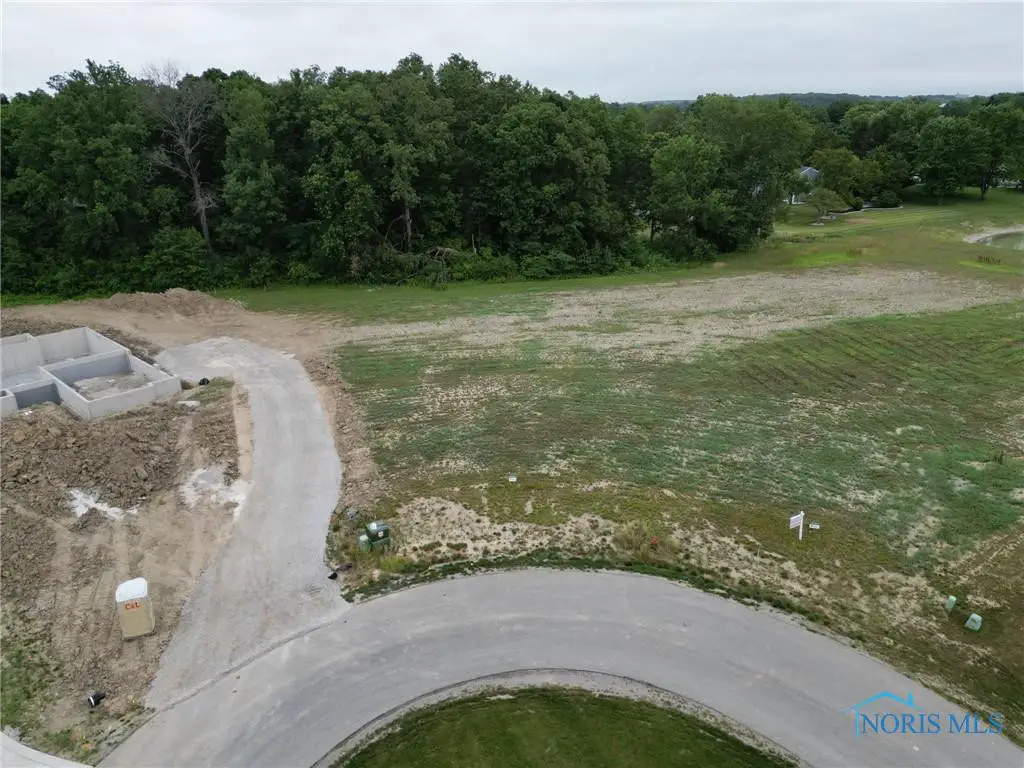 135 Coach House Loop, Bowling Green, OH 43402 - Image #1