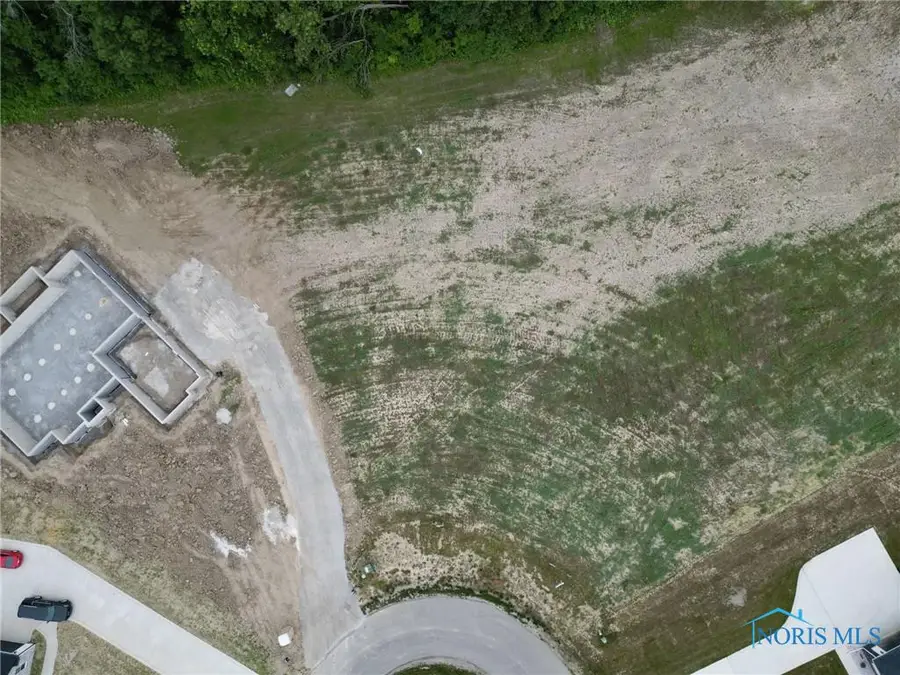 135 Coach House Loop, Bowling Green, OH 43402 - Image #2