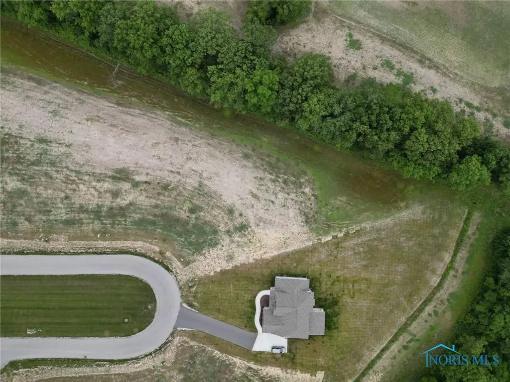 140 Coach House Loop, Bowling Green, OH 43402 - Image #1