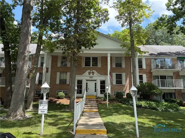 5679 Monroe Street, Sylvania, OH 43560