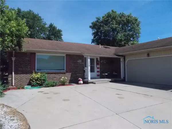 1339 Eastmeadow Drive, Oregon, OH 43616