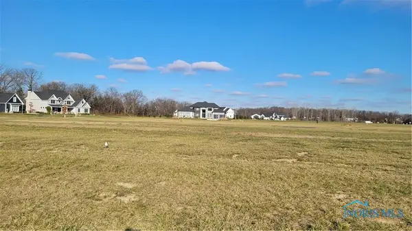 2106 Ashley Court, Perrysburg, OH 43551