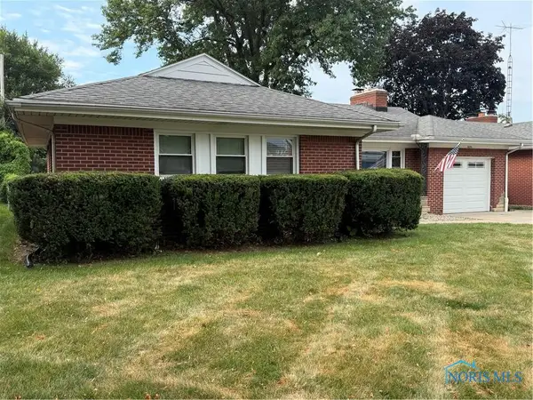 2654 Eastvale Avenue, Oregon, OH 43616